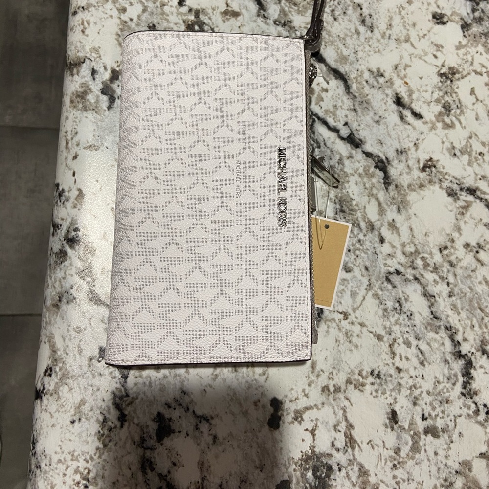 Michael Kors Wristlet Wallet